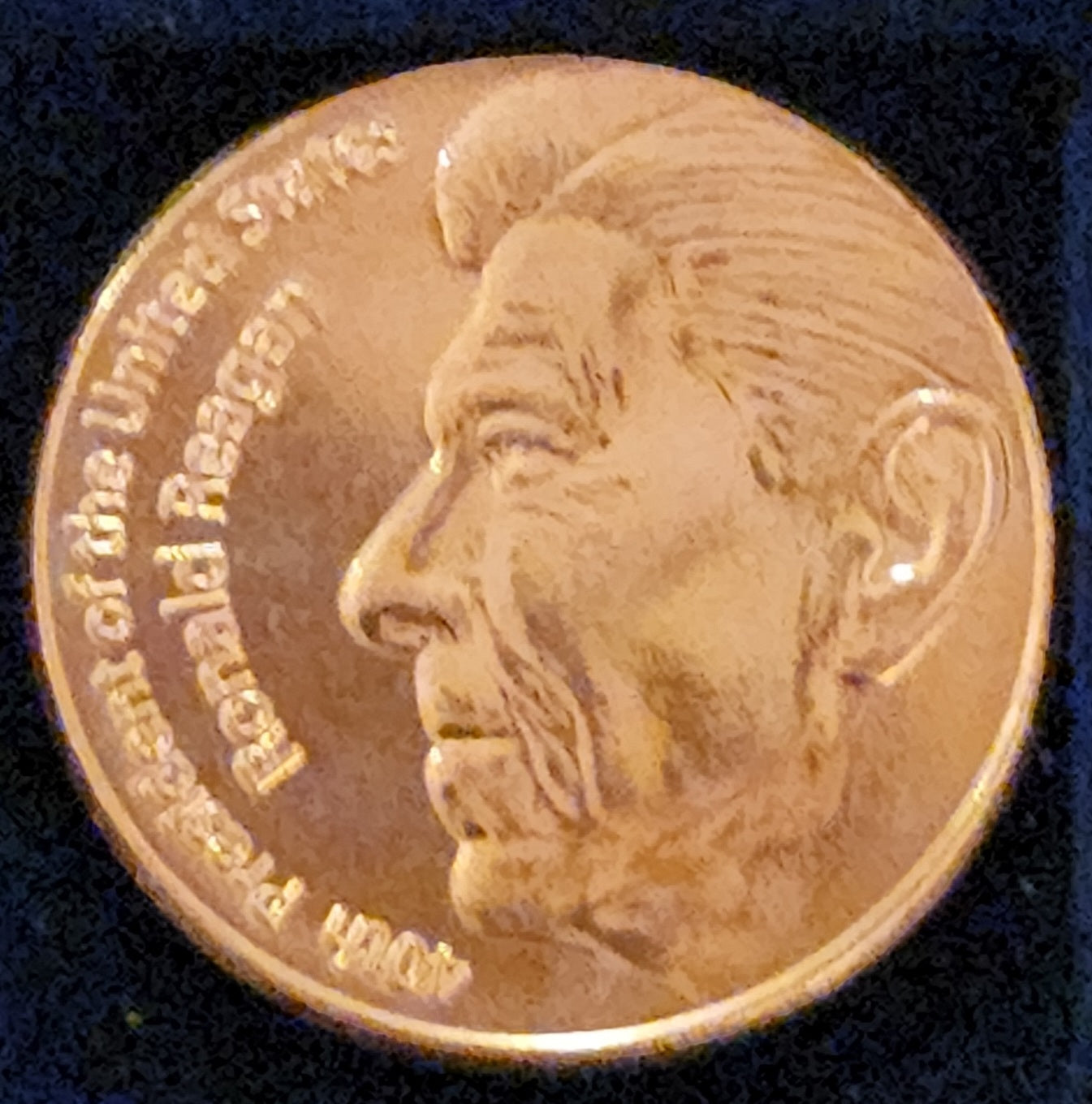 Ronald Reagan 40th Pres. 1 AVDP Ounce Pure Copper Round BU w/Protective Capsule